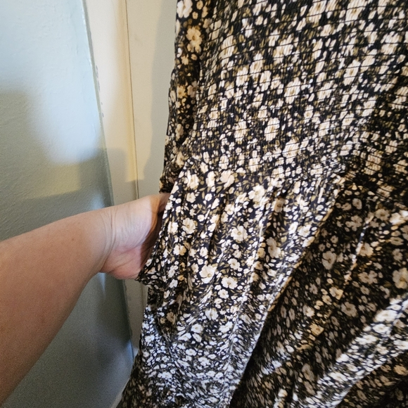 Old Navy floral dress - Picture 4 of 6